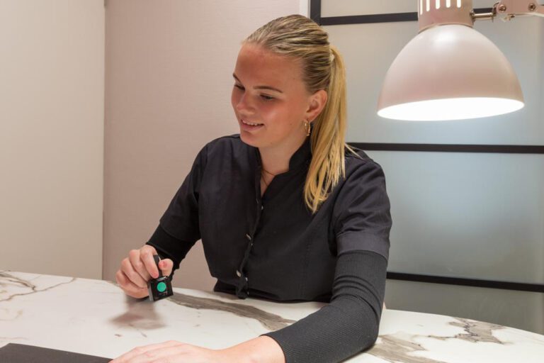 Sheryl ten Heuw van Beautysalon Me Time Hengelo